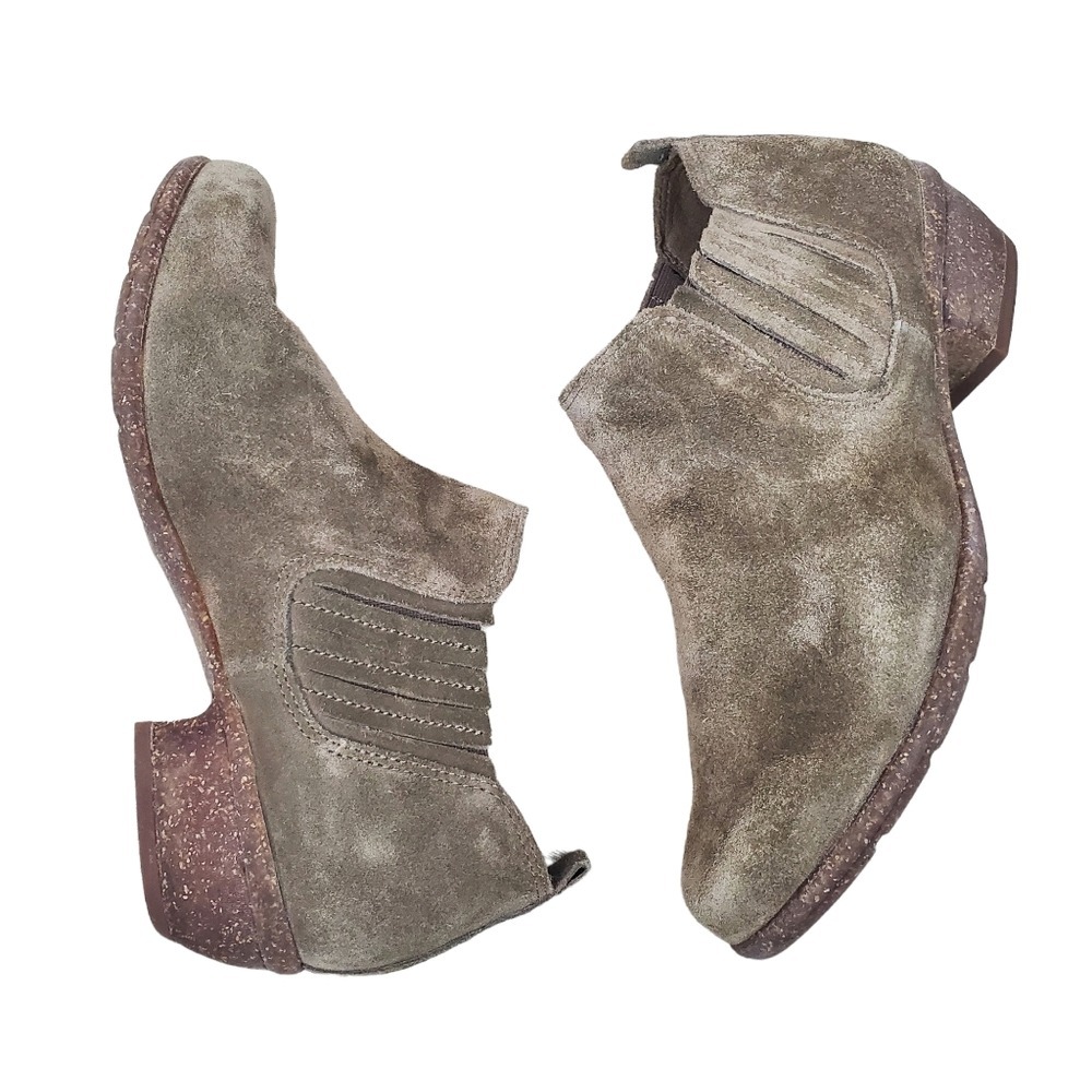 Clarks Artisan Wilrose Jade Olive Taupe Suede Leather Boots Size 8.5 - Picture 2 of 11
